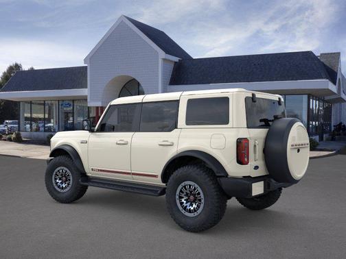 Wimbledon White 2026 Ford Bronco Outer Banks