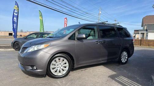 2012 Toyota Sienna XLE