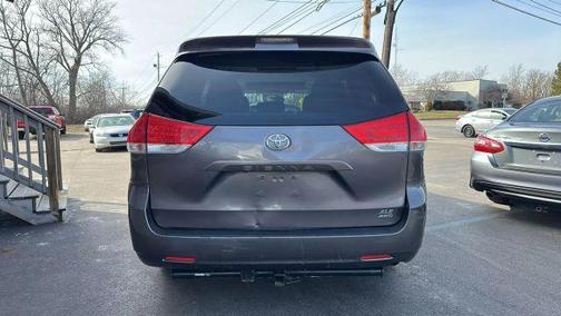 2012 Toyota Sienna XLE