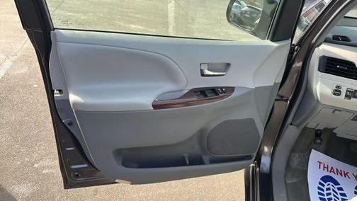 2012 Toyota Sienna XLE
