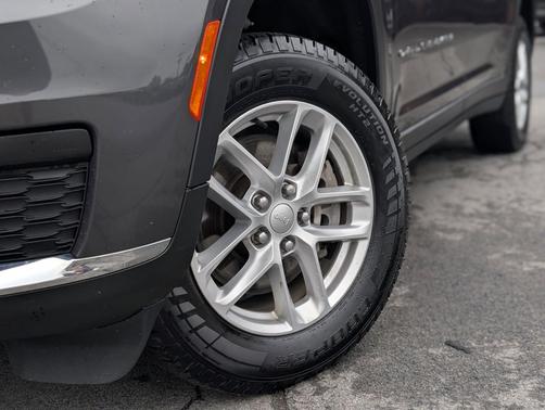 2022 Jeep Grand Cherokee L Laredo