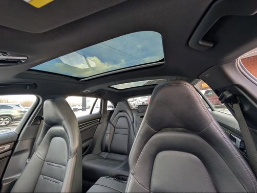2022 Porsche Panamera 4S