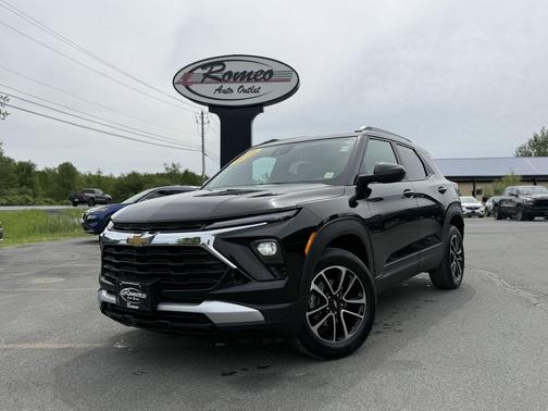 Mosaic Black Metallic 2025 Chevrolet Trailblazer LT