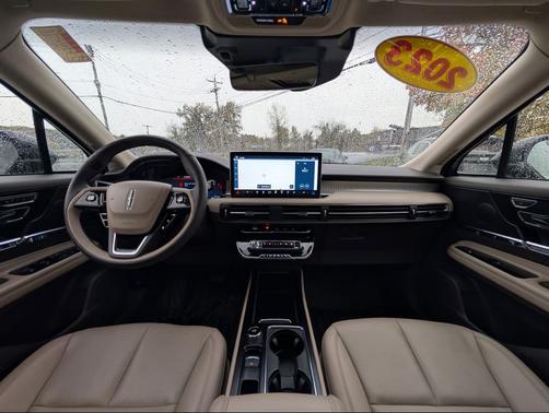 2023 Lincoln Corsair Standard