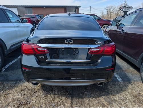 2017 INFINITI Q70 3.7X