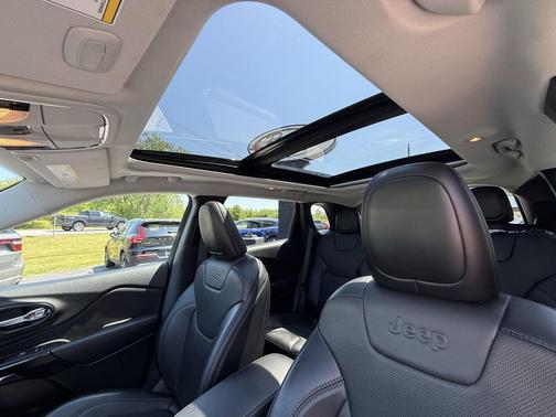 Hydro Blue Pearlcoat 2023 Jeep Cherokee Altitude