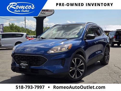 Atlas Blue Metallic 2022 Ford Escape SE