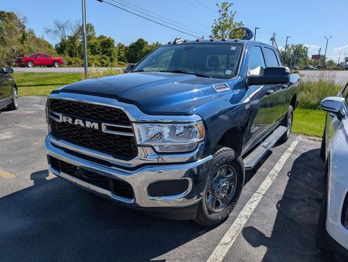 2021 RAM 2500 Tradesman Crew Cab 4x4 6'4' Box
