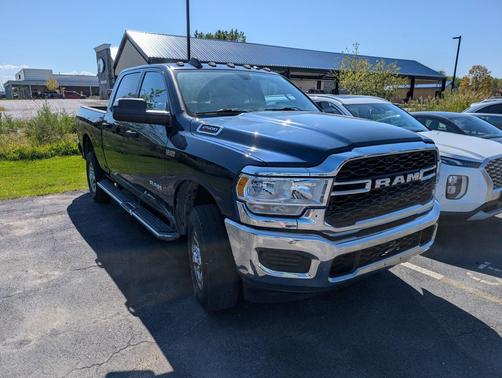 2021 RAM 2500 Tradesman Crew Cab 4x4 6'4' Box