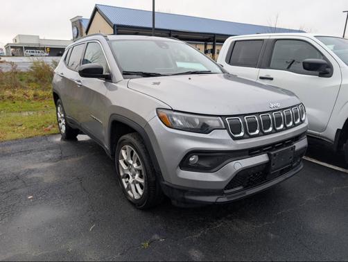 2022 Jeep Compass Latitude Lux