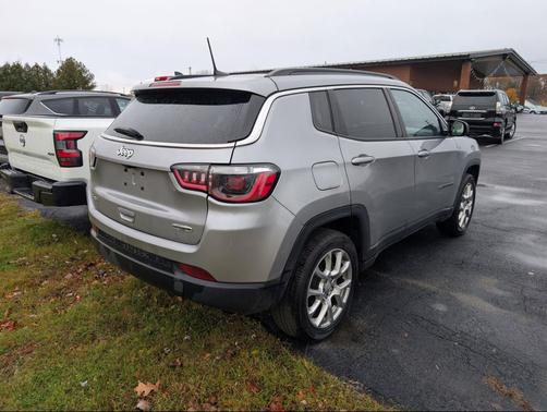 2022 Jeep Compass Latitude Lux