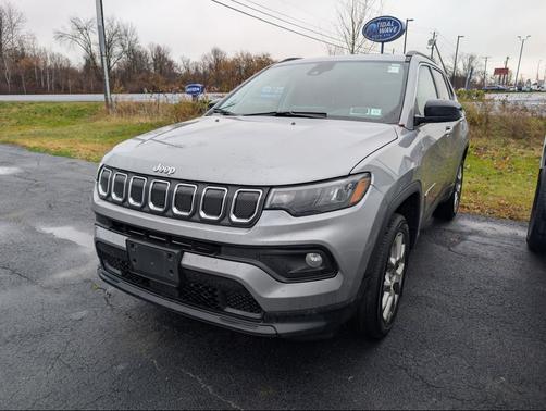 2022 Jeep Compass Latitude Lux