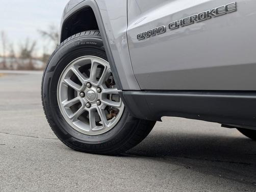 2019 Jeep Grand Cherokee Laredo