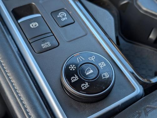 2022 Nissan Pathfinder S 4WD