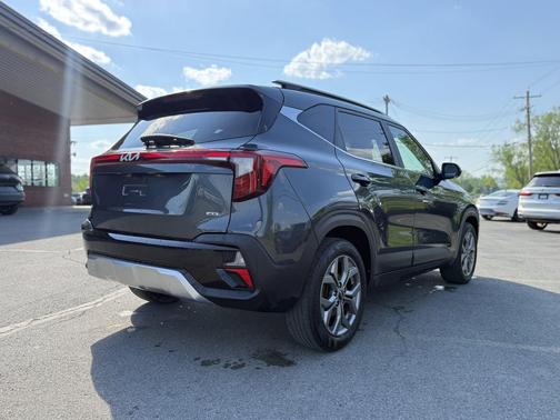 Gravity Gray 2024 Kia Seltos S