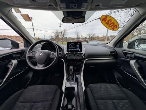 2024 Mitsubishi Eclipse Cross LE