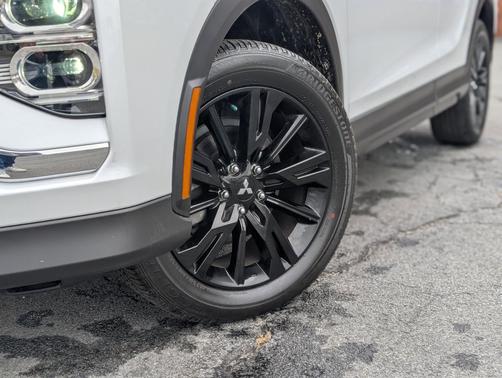 2024 Mitsubishi Eclipse Cross LE