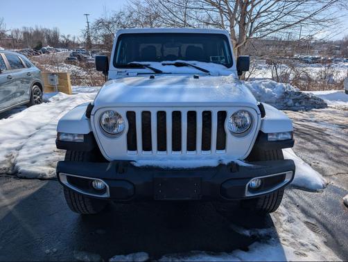 2022 Jeep Gladiator Overland