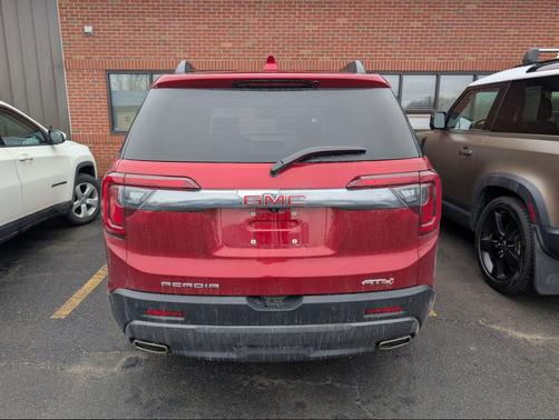 2023 GMC Acadia AWD AT4