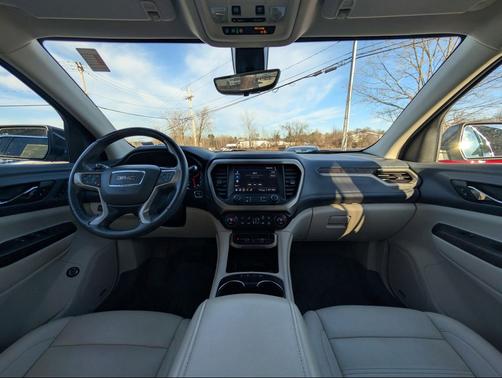 2022 GMC Acadia Denali