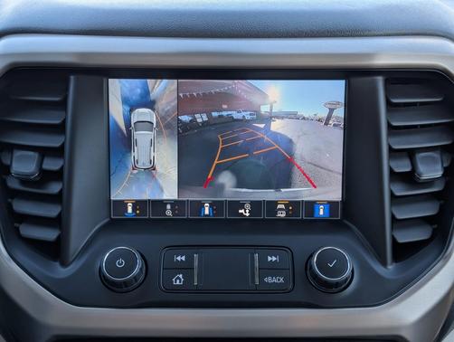 2022 GMC Acadia Denali