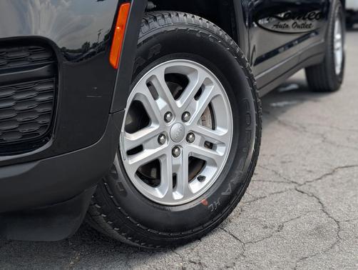 2023 Jeep Grand Cherokee Laredo
