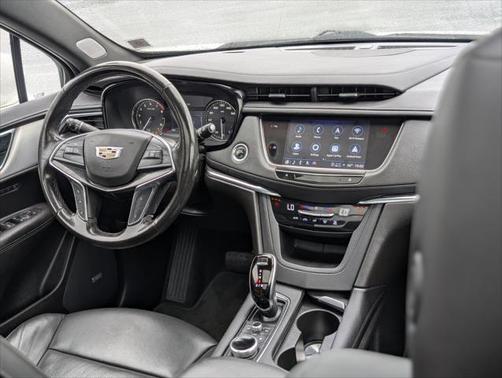 2022 Cadillac XT5 Premium Luxury
