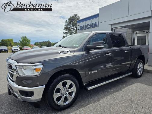 Granite Crystal Metallic Clearcoat 2020 RAM 1500 Big Horn/Lone Star