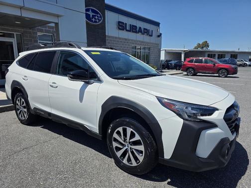 Crystal White Pearl 2024 Subaru Outback Premium