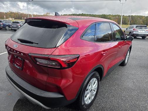 Rapid Red Metallic Tinted Clearcoat 2025 Ford Escape Active