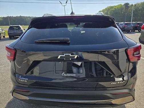 Mosaic Black Metallic 2024 Chevrolet Trax FWD ACTIV