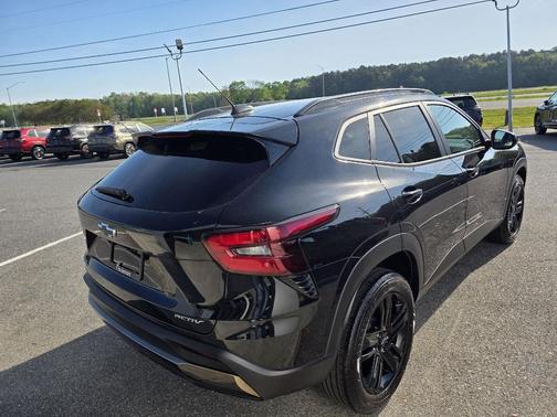 Mosaic Black Metallic 2024 Chevrolet Trax FWD ACTIV