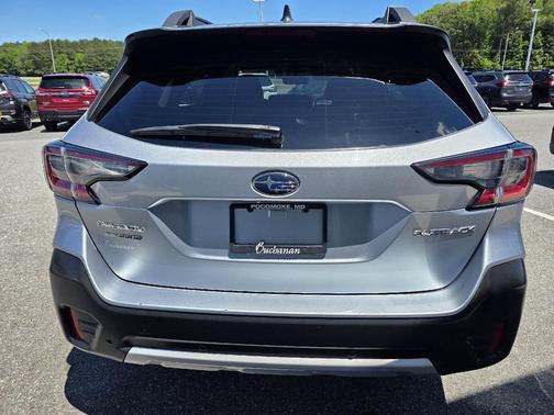 Ice Silver Metallic 2022 Subaru Outback Limited