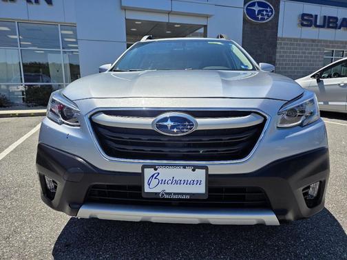 Ice Silver Metallic 2022 Subaru Outback Limited