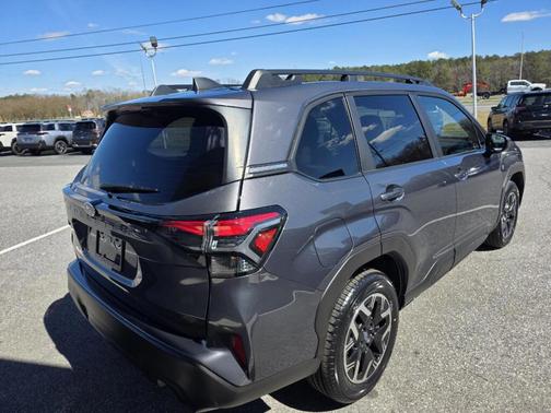 Magnetite Gray Metallic 2025 Subaru Forester Premium