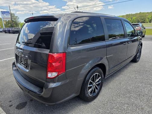 Granite Pearlcoat 2019 Dodge Grand Caravan SE