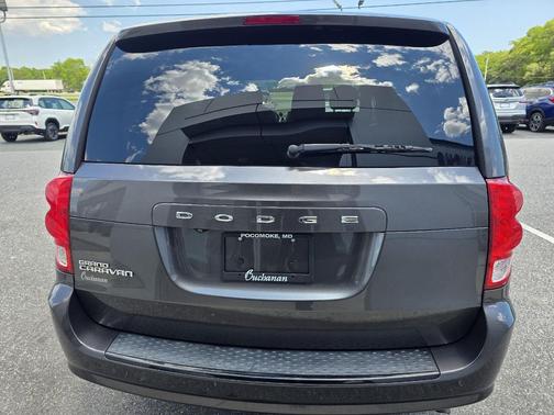 Granite Pearlcoat 2019 Dodge Grand Caravan SE
