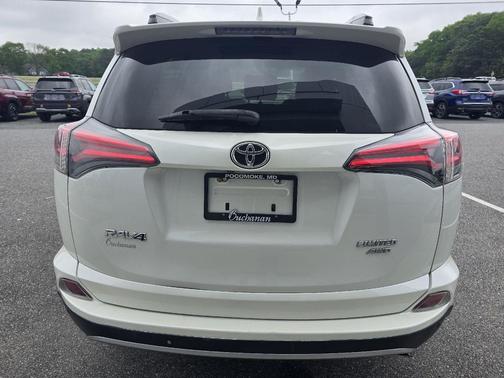 Blizzard Pearl 2017 Toyota RAV4 Limited