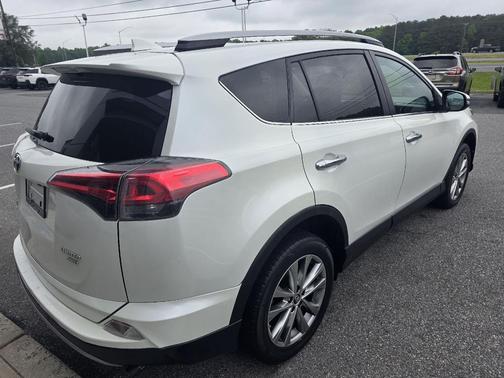 Blizzard Pearl 2017 Toyota RAV4 Limited