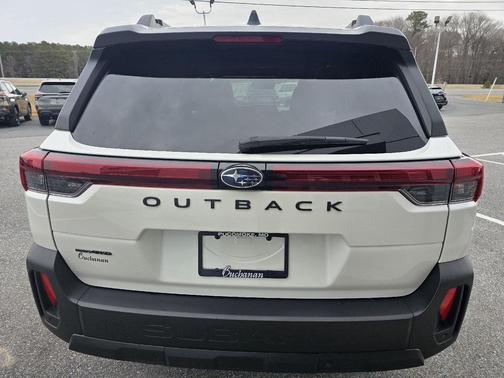 Crystal White Pearl 2026 Subaru Outback Limited