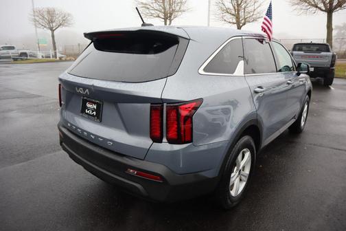 2022 Kia Sorento LX