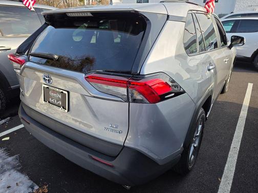 2022 Toyota RAV4 Hybrid LE