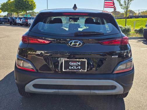 2023 Hyundai KONA SE