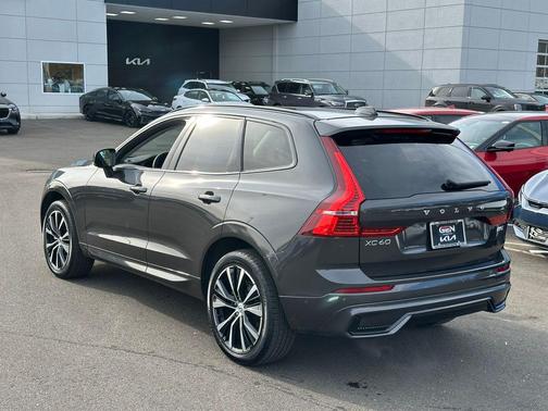 2025 Volvo XC60 B5 Plus