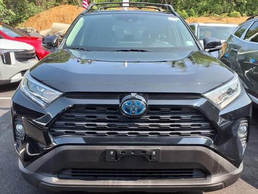 2020 Toyota RAV4 Hybrid XLE