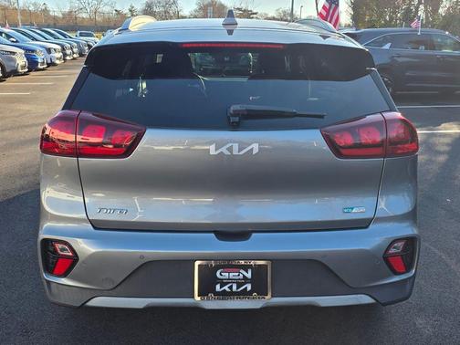 2022 Kia Niro LXS