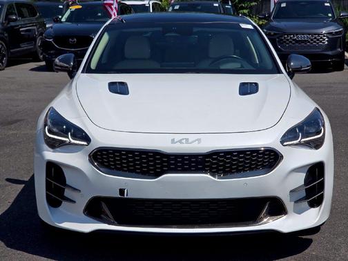Snow White Pearl 2023 Kia Stinger GT2