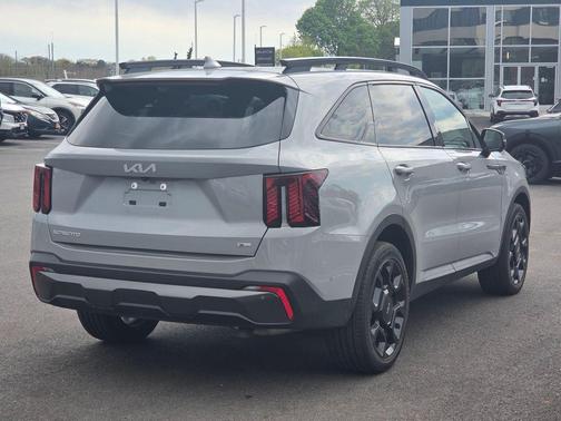 Wolf Gray 2024 Kia Sorento SX