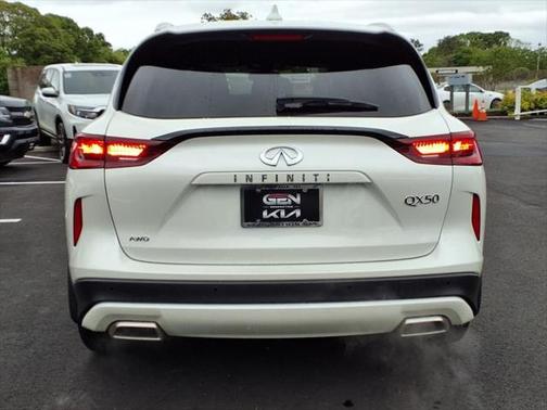 2022 INFINITI QX50 LUXE AWD