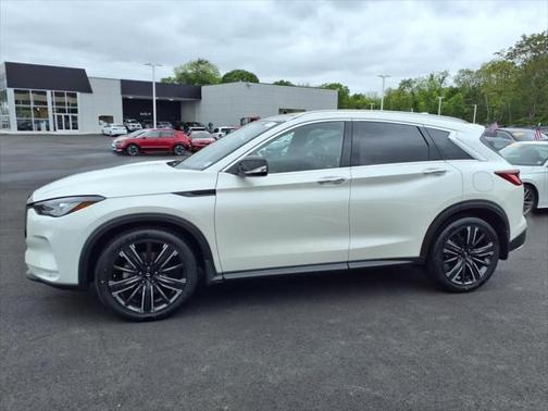 2022 INFINITI QX50 LUXE AWD